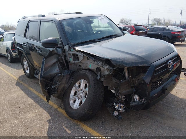 Salvage Toyota 4Runner Image