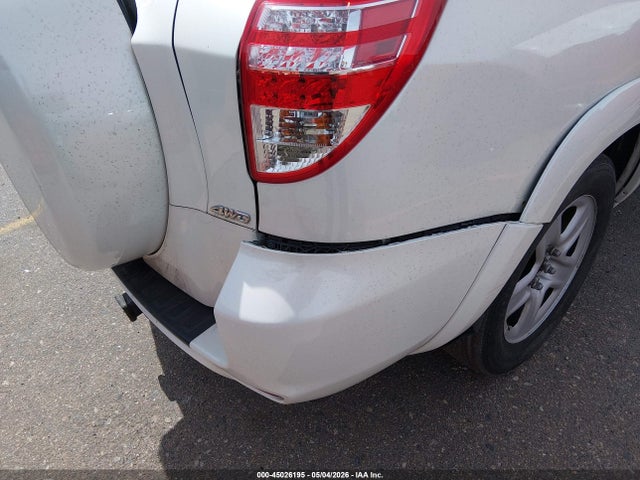 Toyota RAV4 Limited V6