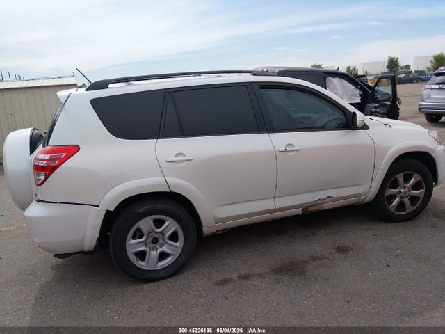 Toyota RAV4 Limited V6