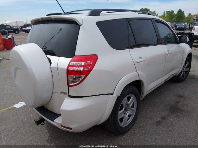 Toyota RAV4 Limited V6