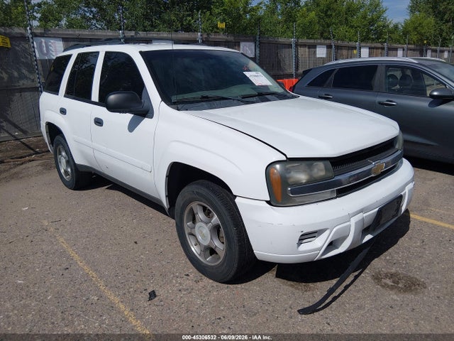 Salvage Chevrolet Trailblazer Image