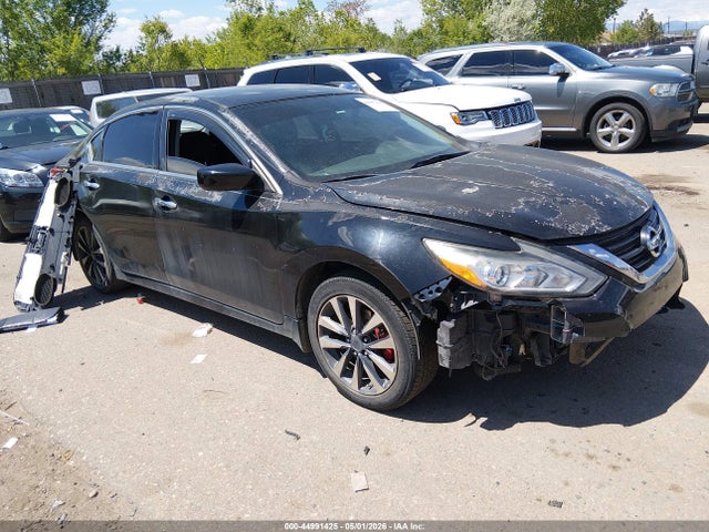 Salvage Nissan Altima Image