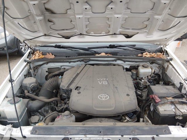 Toyota Tacoma Base V6