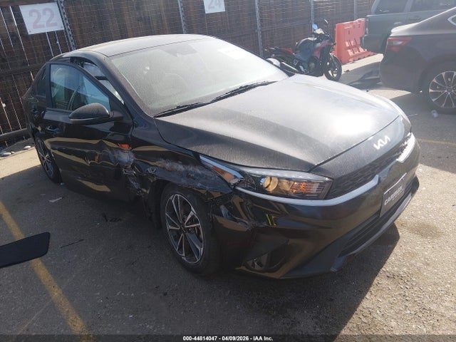 Salvage Kia Forte Image