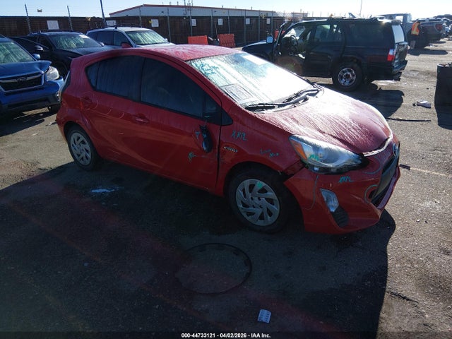 Salvage Toyota Prius c Image