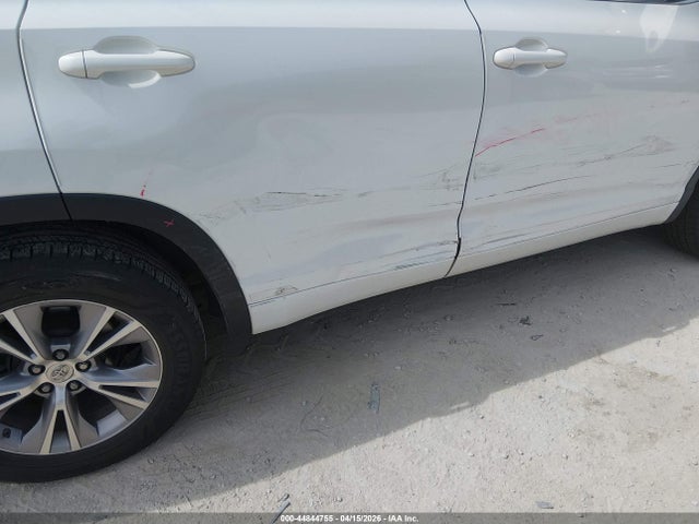 Toyota Highlander Xle V6