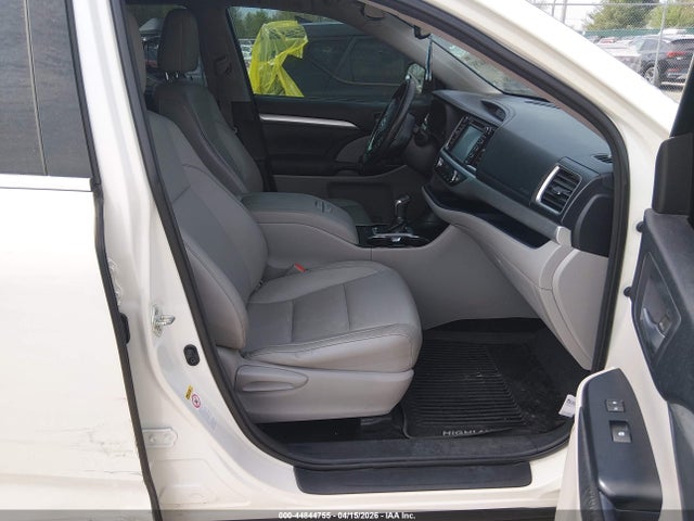 Toyota Highlander Xle V6