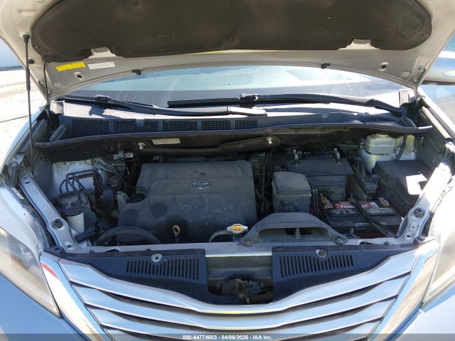 Toyota Sienna Limited Premium 7 Passenger