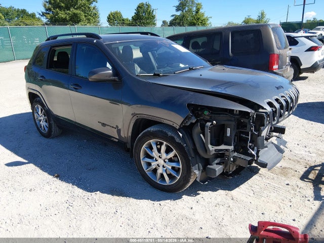 Salvage Jeep Cherokee Image