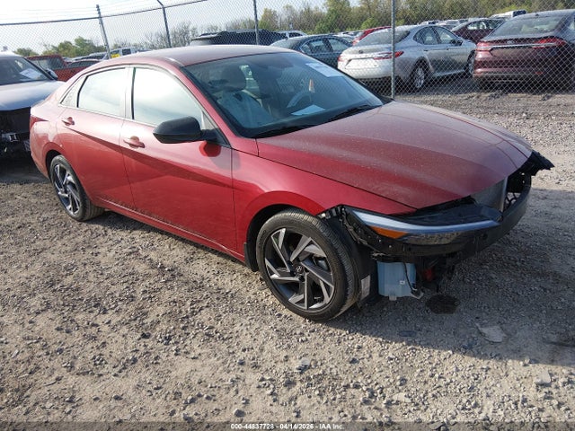 Salvage Hyundai ELANTRA Image