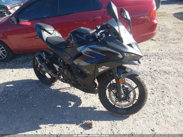 Salvage Kawasaki Ex500 Image