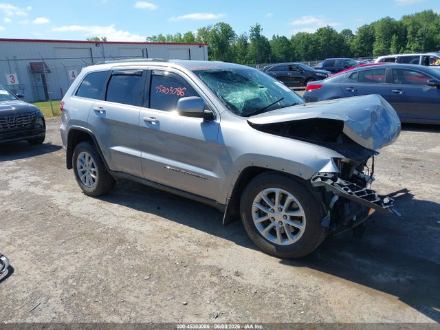 Salvage Jeep Grand Cherokee Image