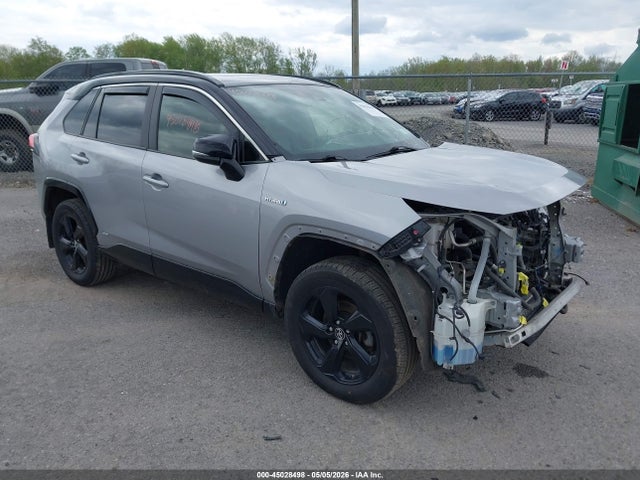 Salvage Toyota RAV4 Image
