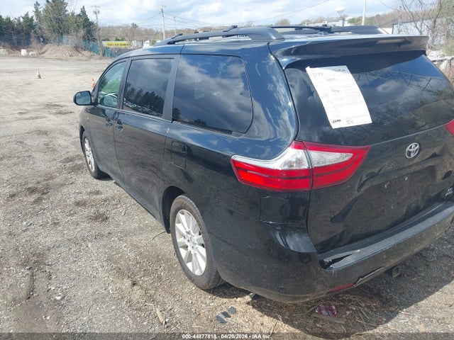 Toyota Sienna Le 7 Passenger