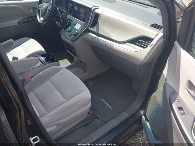 Toyota Sienna Le 7 Passenger