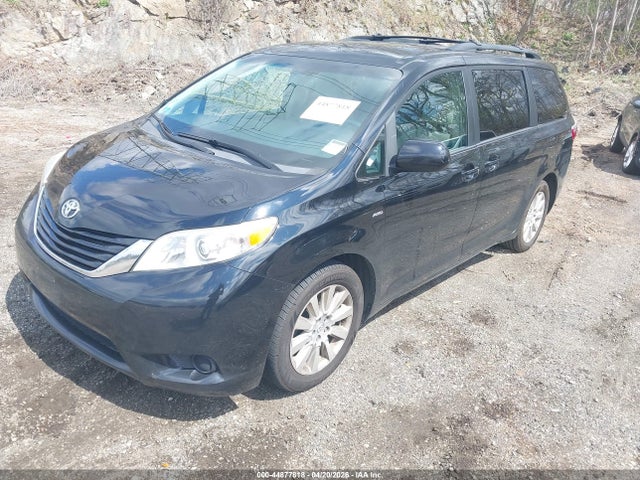 Toyota Sienna Le 7 Passenger