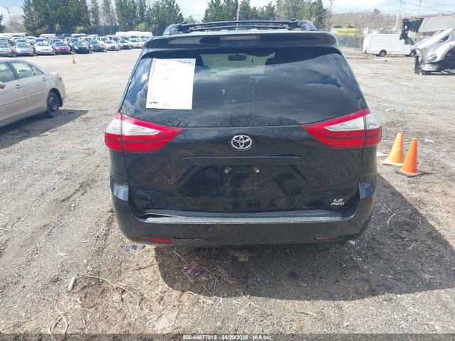 Toyota Sienna Le 7 Passenger