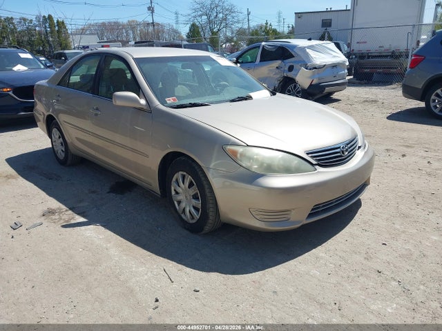 Salvage Toyota Camry Image