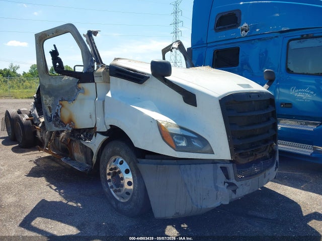 Salvage Freightliner New Cascadia 126 Image