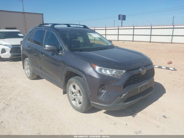Salvage Toyota RAV4 Image