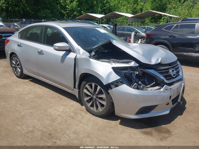 Salvage Nissan Altima Image