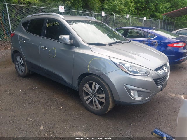 Salvage Hyundai TUCSON Image