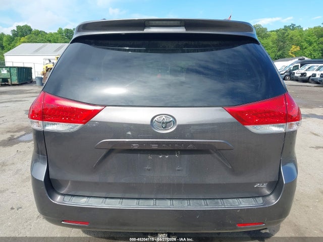Toyota Sienna Xle V6 8 Passenger