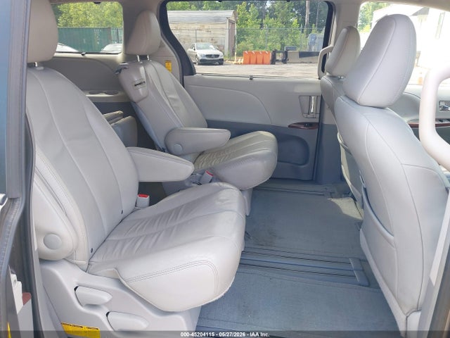Toyota Sienna Xle V6 8 Passenger