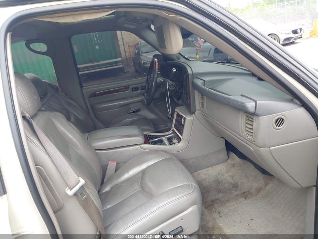 Cadillac Escalade Standard