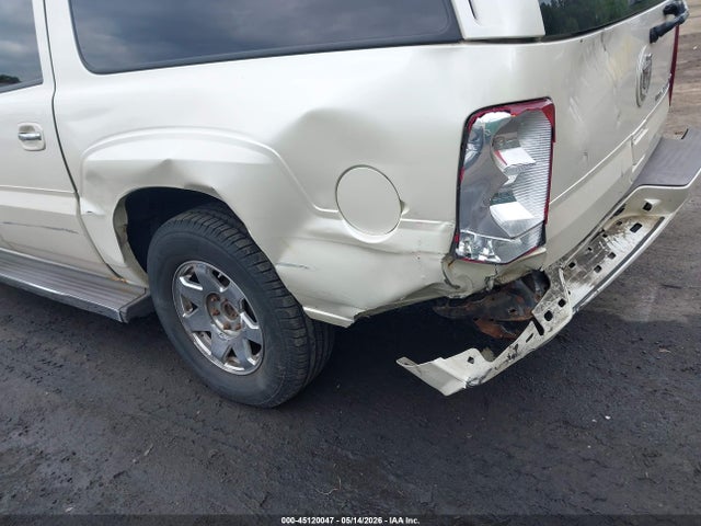 Cadillac Escalade Standard