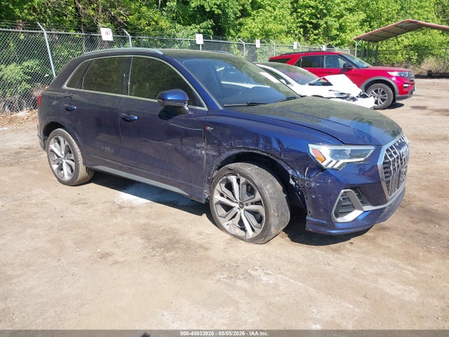 Salvage Audi Q3 Image