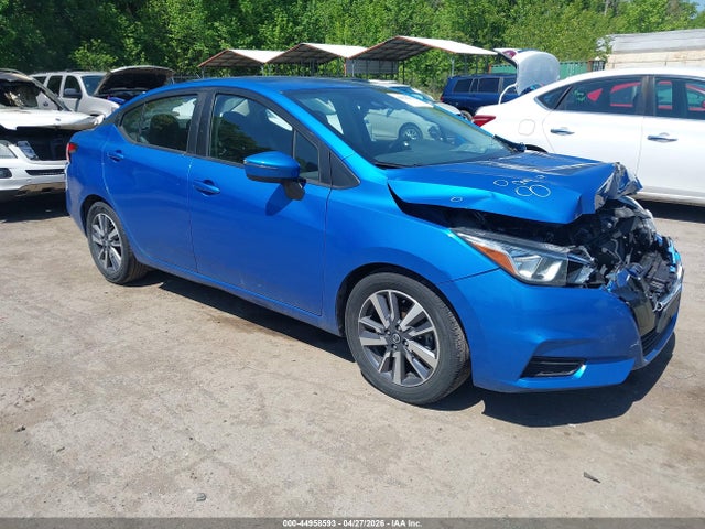 Salvage Nissan Versa Image