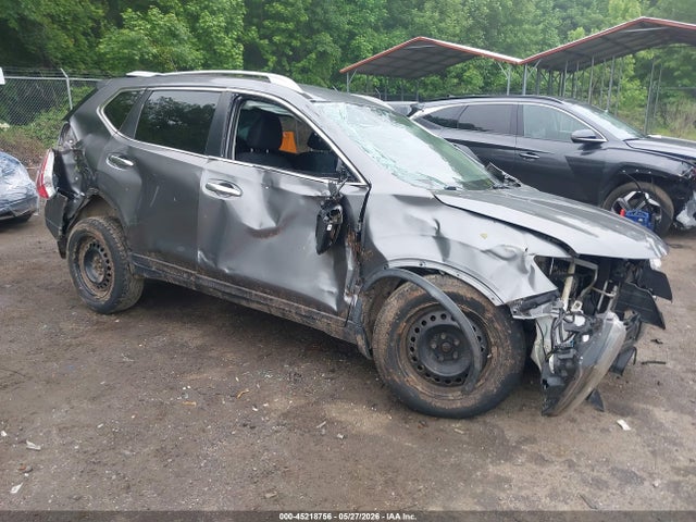 Salvage Nissan Rogue Image