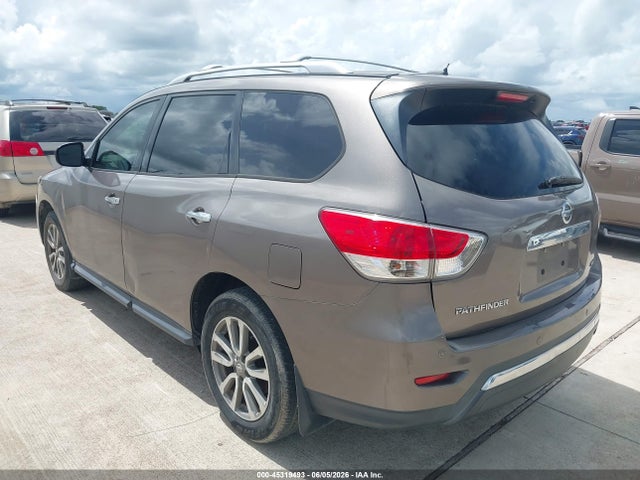 Nissan Pathfinder Sv