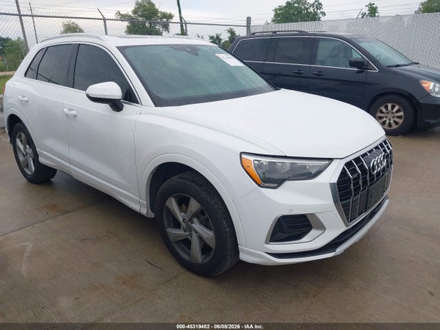 Salvage Audi Q3 Image