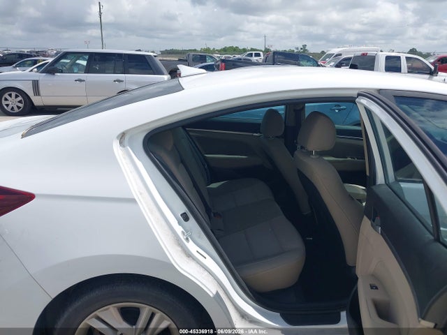 Hyundai ELANTRA Sel