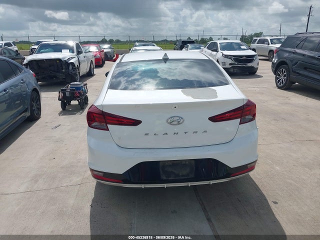 Hyundai ELANTRA Sel