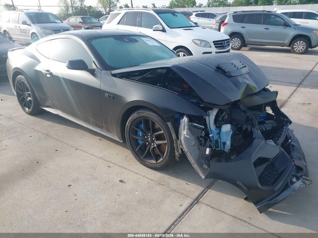 Salvage Ford Mustang Image