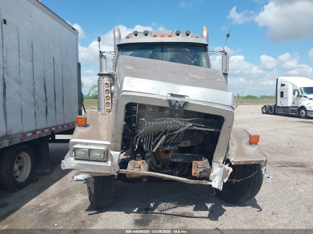 Western Star Auto Car Conventional 4900e