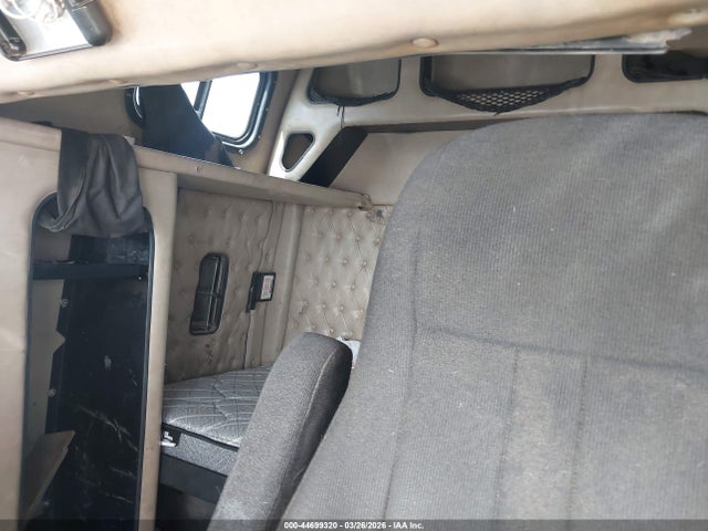 Western Star Auto Car Conventional 4900e