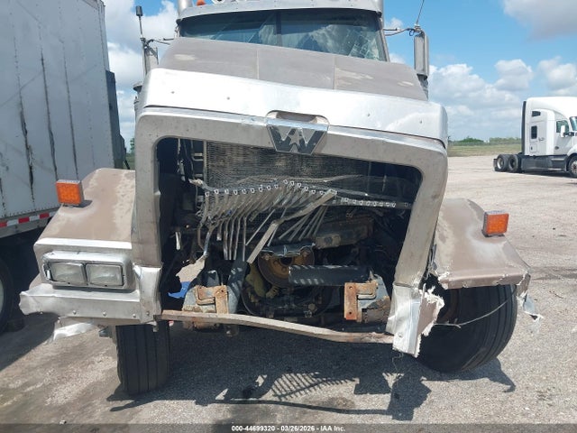 Western Star Auto Car Conventional 4900e