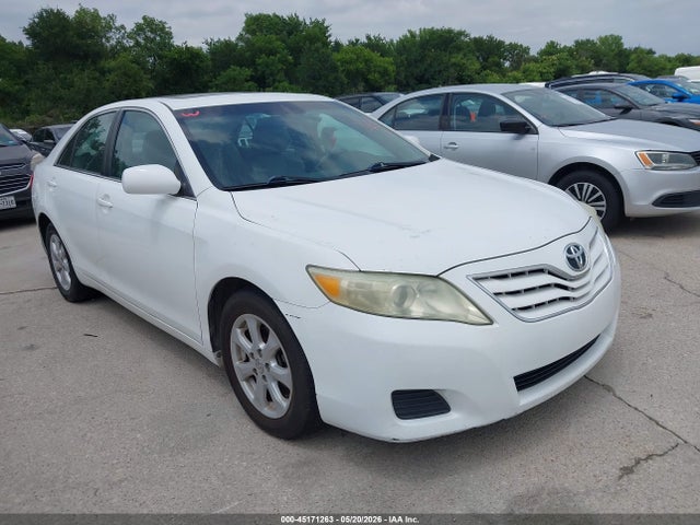 Salvage Toyota Camry Image