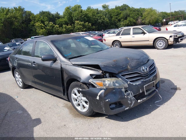Salvage Toyota Camry Image