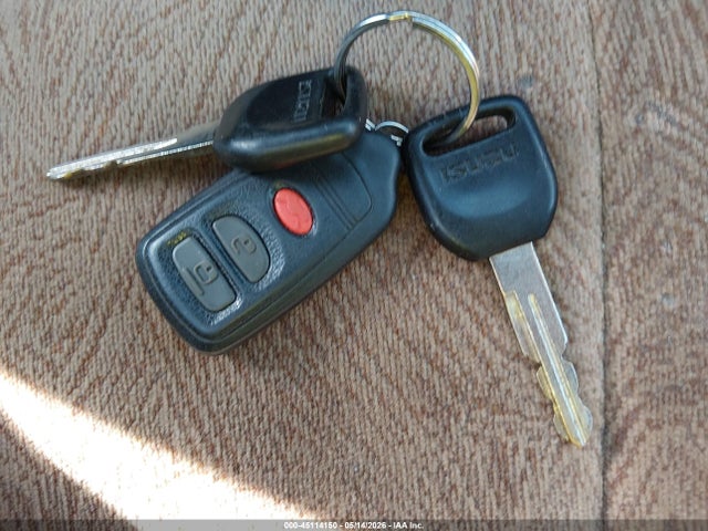 Isuzu Axiom Xs