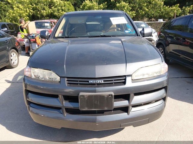 Isuzu Axiom Xs