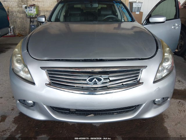 INFINITI Q40