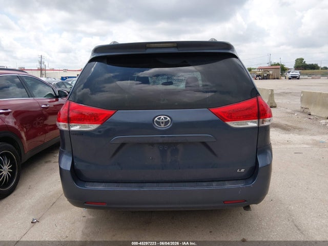 Toyota Sienna Le V6 8 Passenger