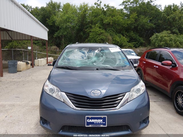 Toyota Sienna Le V6 8 Passenger