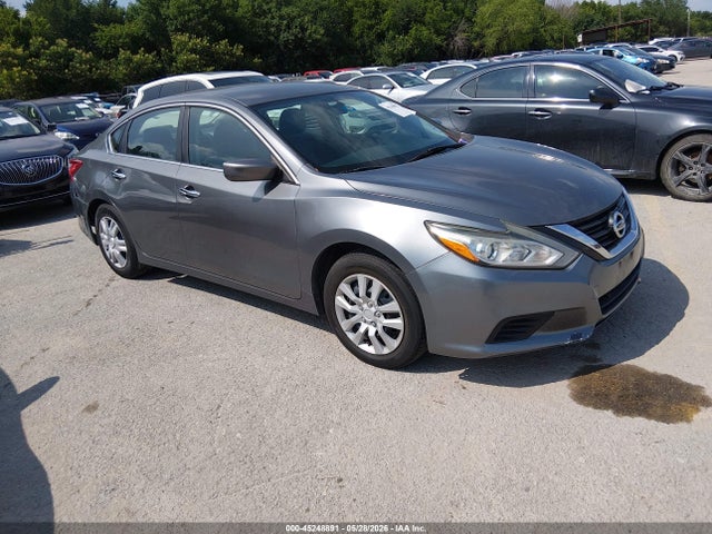 Salvage Nissan Altima Image