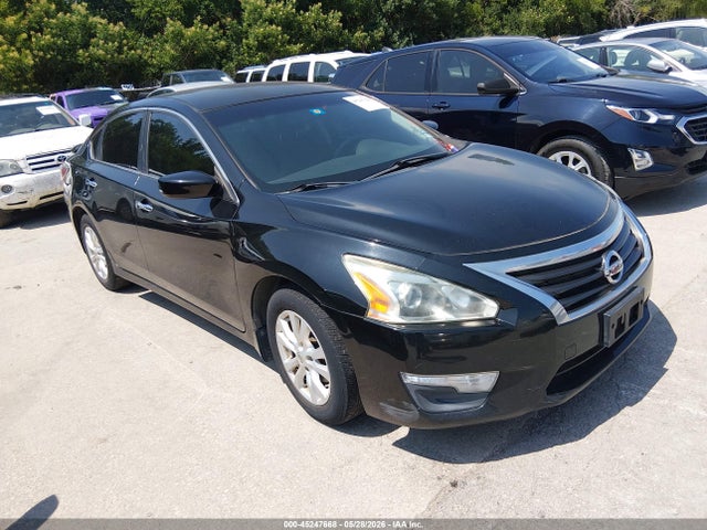 Salvage Nissan Altima Image